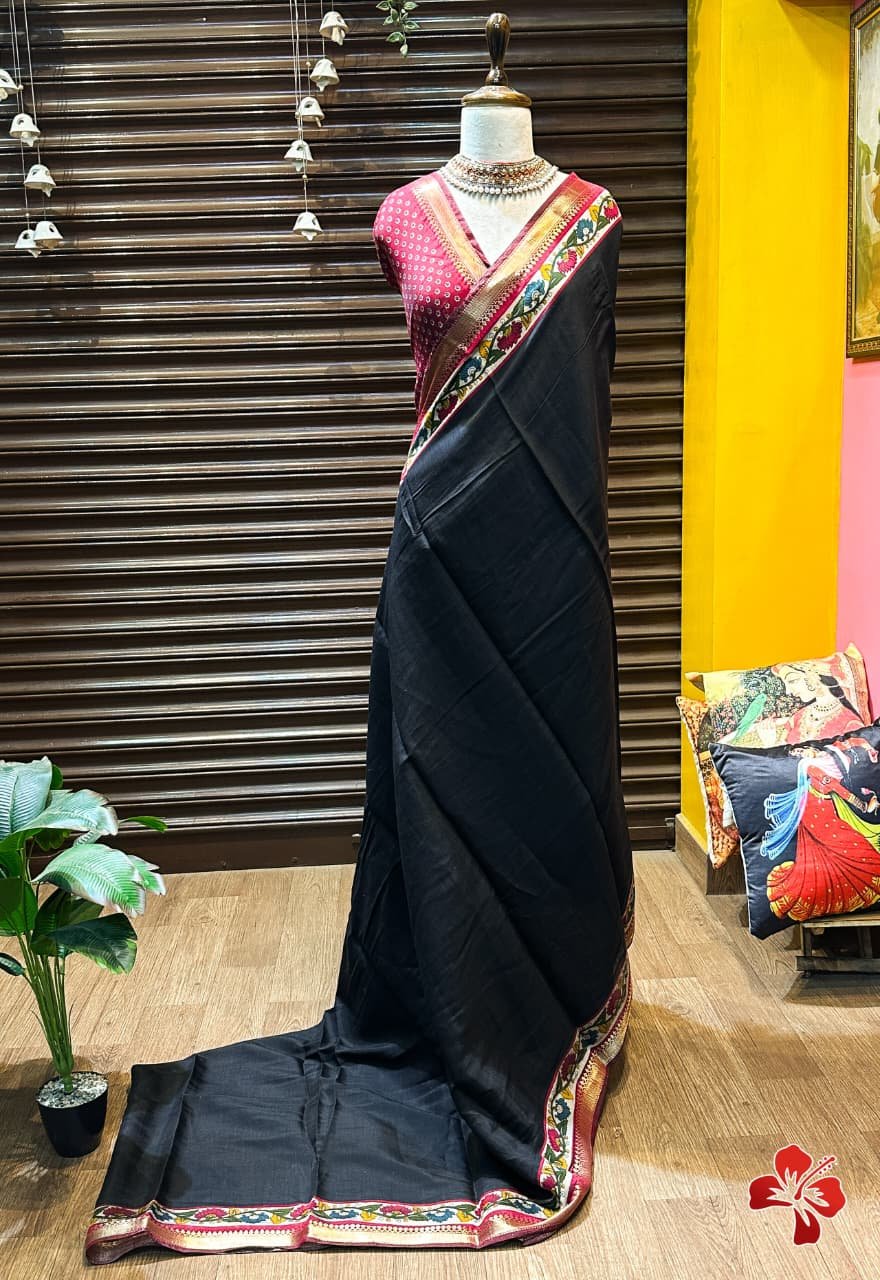 mangalagiri viscose cotton silk printed sarees with kalamkari printed border and rich pallu👗 It comes with small woven borders👗Pairs with kalamkari printed blouse with border