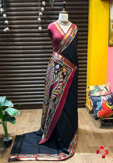 mangalagiri viscose cotton silk printed sarees with kalamkari printed border and rich pallu👗 It comes with small woven borders👗Pairs with kalamkari printed blouse with border