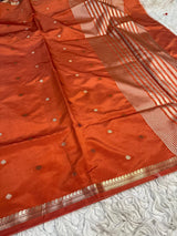 Premium crepe silk Banarasi sareeGold Zari weaving beautiful border❤️ and beautiful small buti body Rich jaquard palluWith zariblouse piece 3-4 days to Ship
