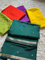 Premium crepe silk Banarasi sareeGold Zari weaving beautiful border❤️ and beautiful small buti body Rich jaquard palluWith zariblouse piece 3-4 days to Ship
