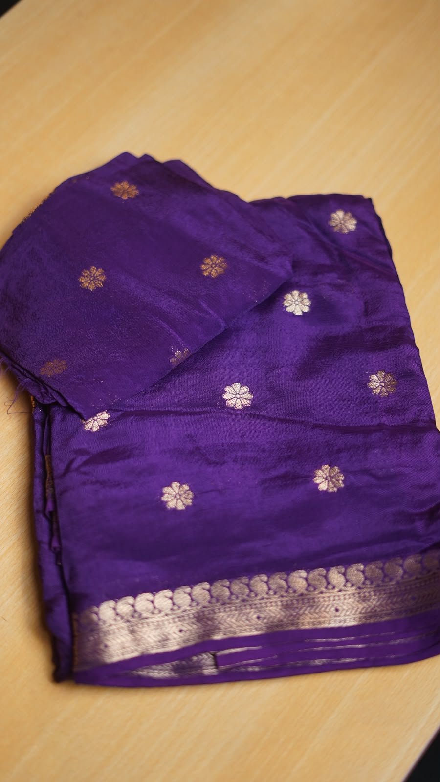 -----8 days to ship --- 1499/-*VISCOSE CREPE SILK*Viscose crepe silk saree with zari border and flower motifs all overWith lining zari pallu Teamed with running viscose blouse as shown