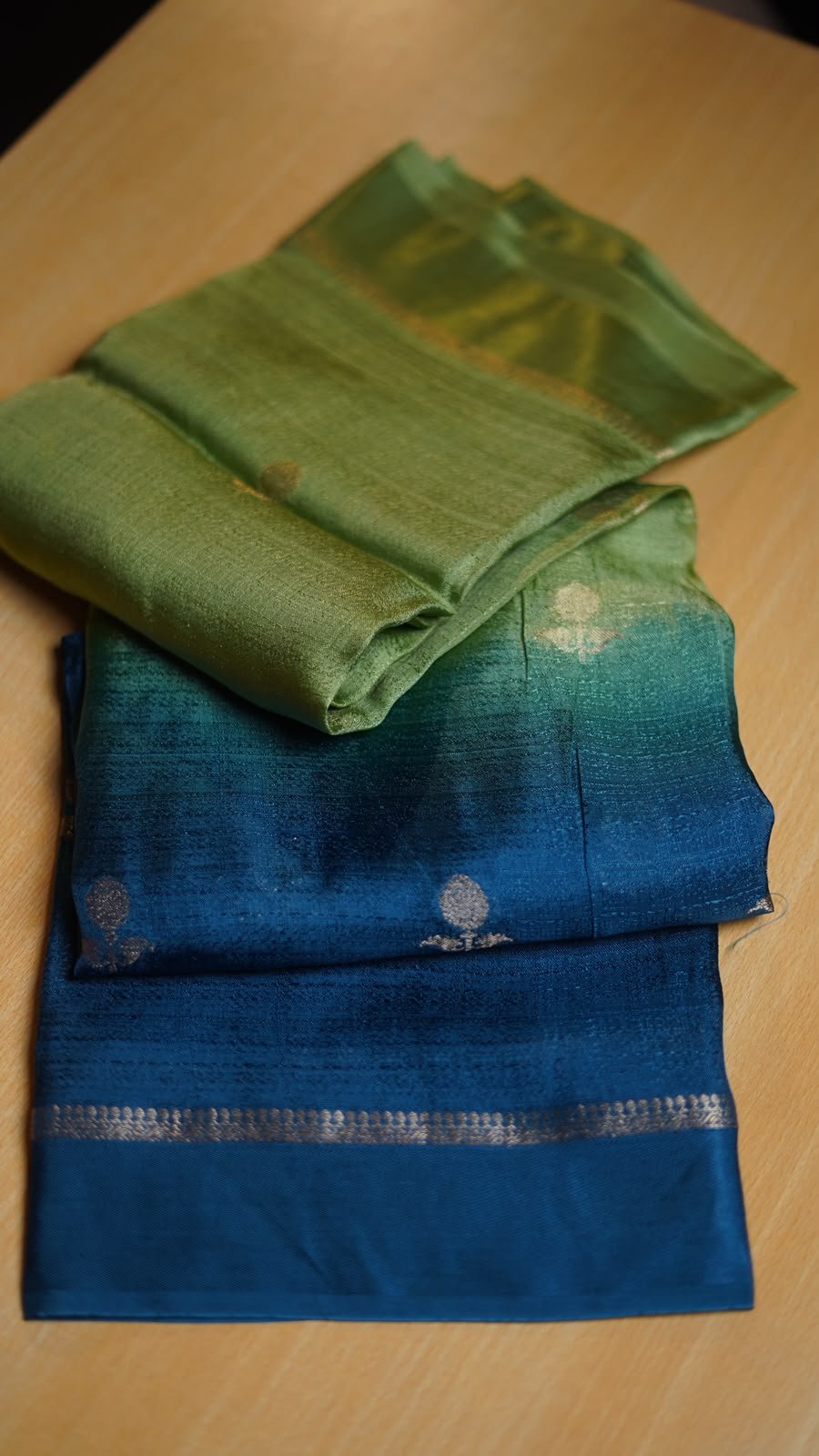 Viscose Khadi Georgette fabric with satin border both side jacquard leaffigure design all over with running blouse Shaded colour combinations Partywear trending saree