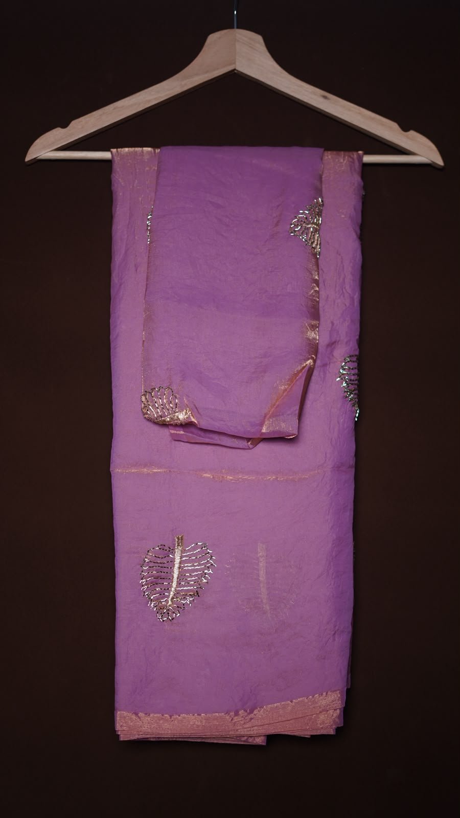 New Arrivals Pan leaf Space Silk*Quality- soft & flowy Space Silk Saree with beads design butta work all over* Paired with running butti work space silk blouse