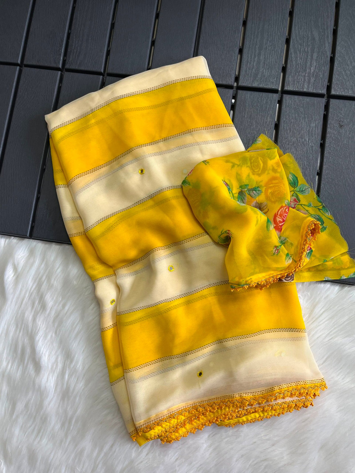 Georgette collection😍Beautiful traditional stripes printed georgette saree with foil mirror work Teamed With beautiful printed blouse piece.