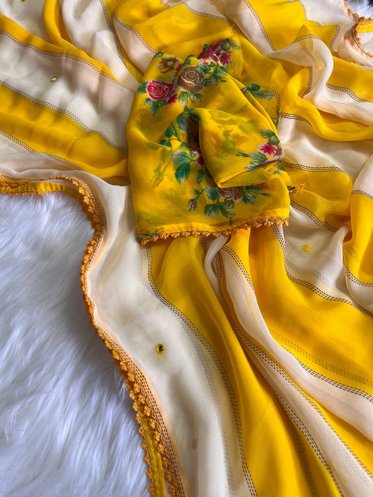 Georgette collection😍Beautiful traditional stripes printed georgette saree with foil mirror work Teamed With beautiful printed blouse piece.