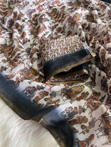 Linen saree with Kalamkari print on all over the sareeKalamkari pallu as shownWeaving border on either sideTeamed with printed blouse