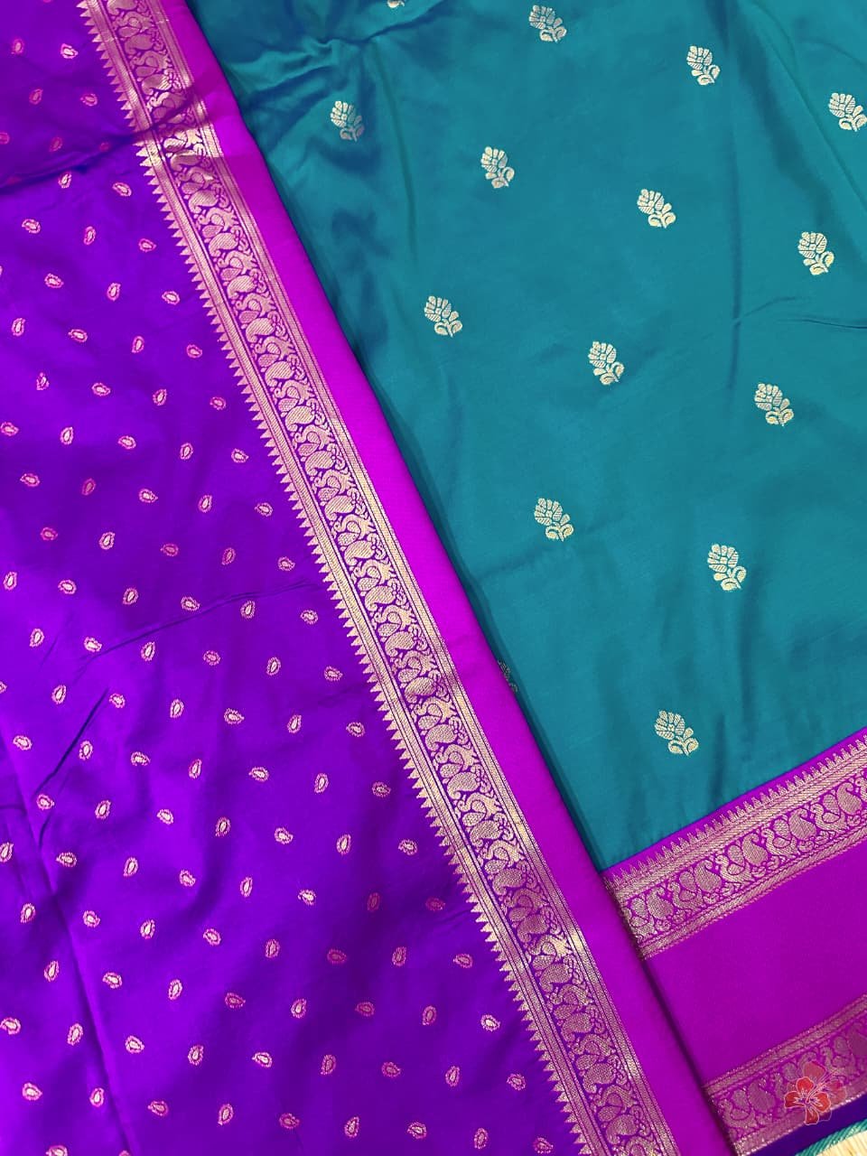 Semi soft silk sarees* Having all over *traditional butties in the body with contrast woven border and grand woven pallu with exclusive tassels*🧶 Pairs with *contrast woven blouse*🧵