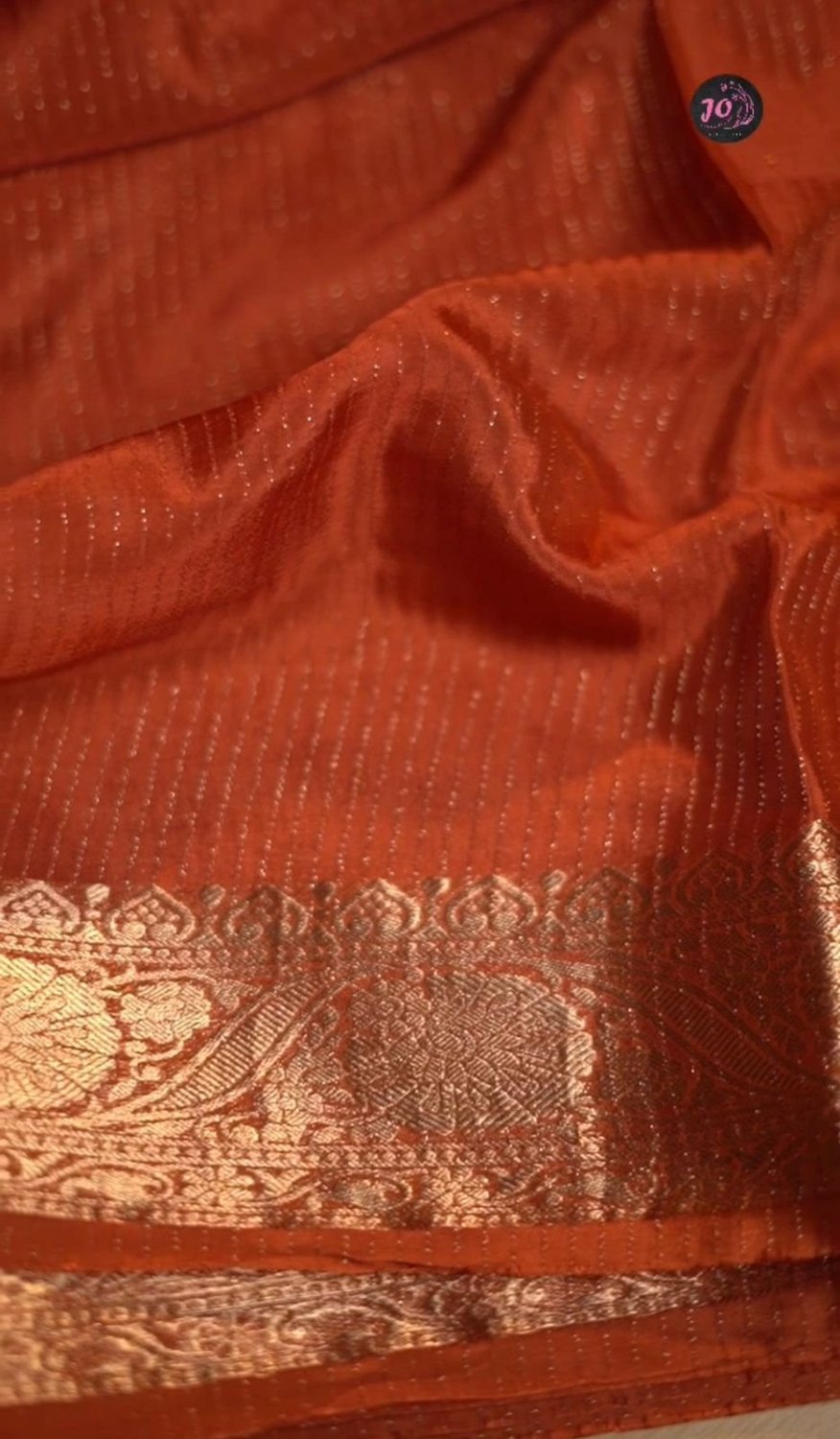 Viscose Chinon silk saree with lurex zari in body and jacquard weave borderwith matching viscose zari butti blouse Saree with perfect width and color quality