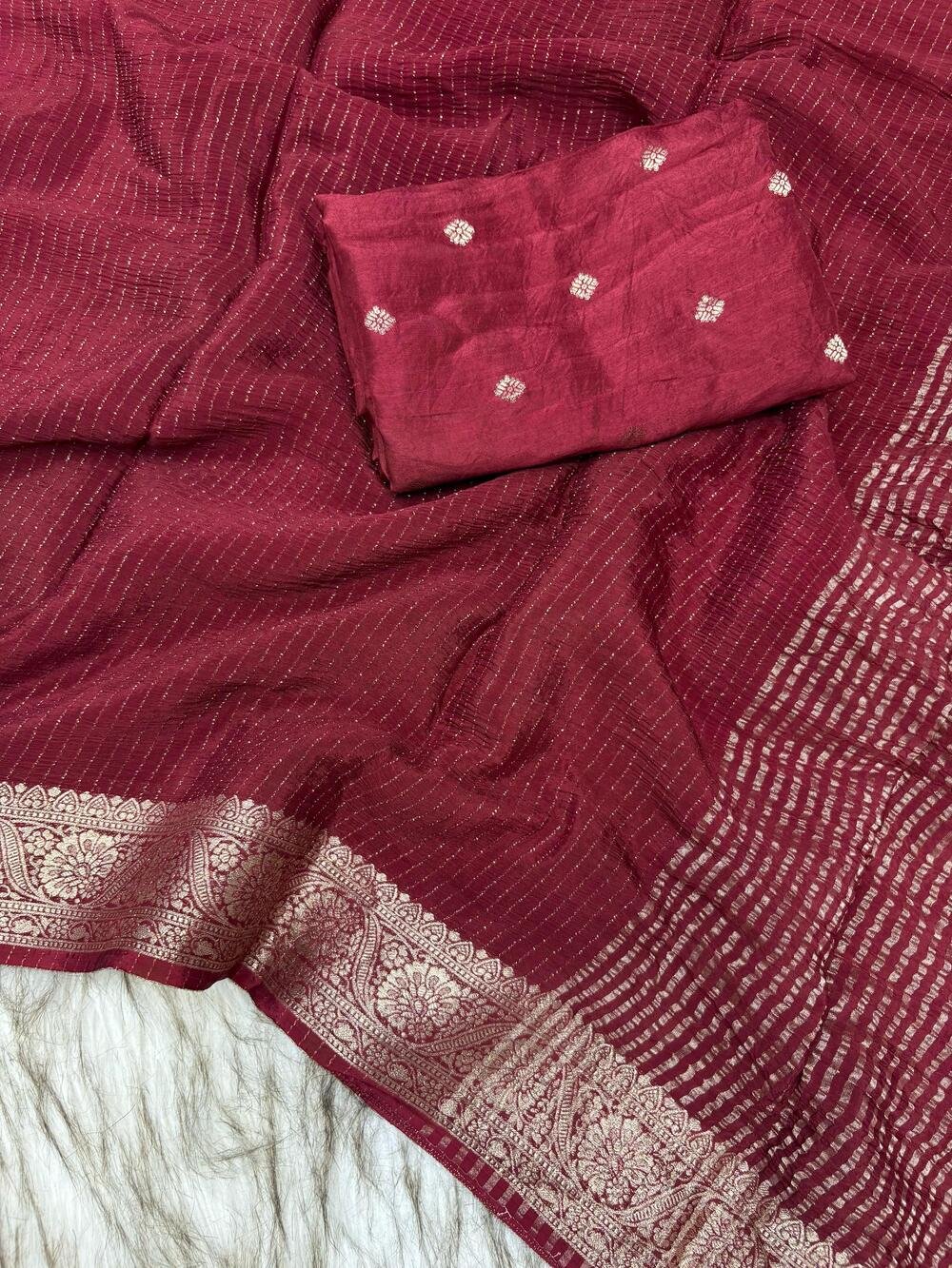 Pure viscose Chinon silk saree with lurex zari in body and jacquard weave borderwith matching viscose zari butti blouse Saree with perfect width and color quality