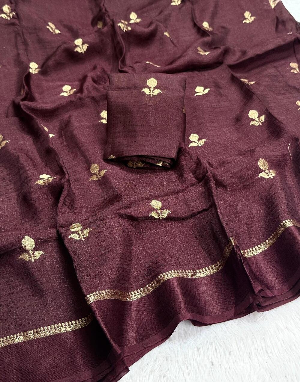 Soft Viscose Khadi silk fabric with satin border both side jacquard leaf figure design all over with running blouse Partywear trending saree Fabric is pure and too soft