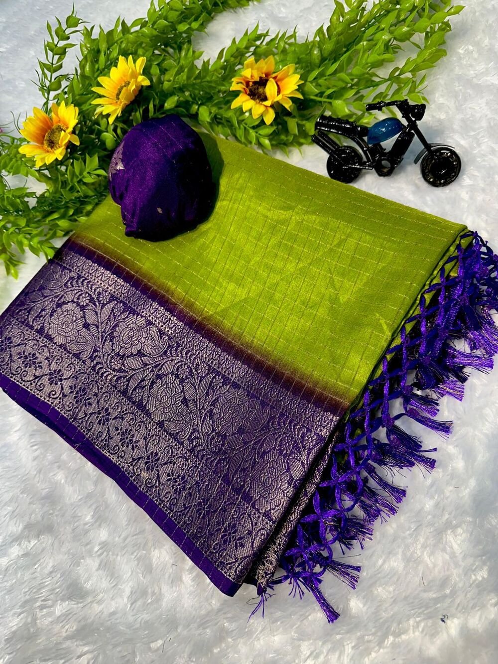 Chex Dola SilksPure Dola silk with zari border and zari chex all overPure and premium dola silk saree with tassels on palluand contrast viscose silk blousenew color combinationsTop quality assured