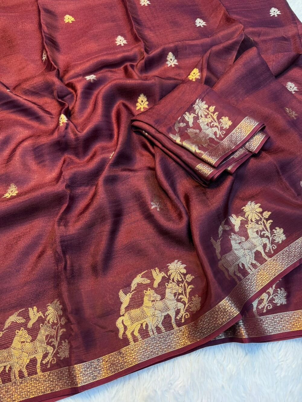 Soft Viscose Khadi silk fabric with zari border both side jacquard horse figure design in panel all over with running blouse Partywear trending saree