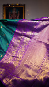 Soft silk saree with contrast pallu and blouse