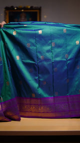 Soft silk saree with contrast pallu and blouse