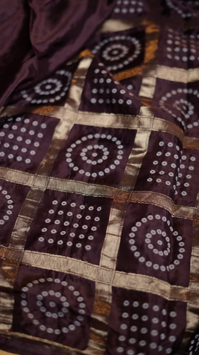 ---Prebook 25 days to ship------Viscose mysore crepe silk saree with running blouse and weaving bandhani garchola pattern Pallu Saree in super trending color With running blouse with lagdi patta