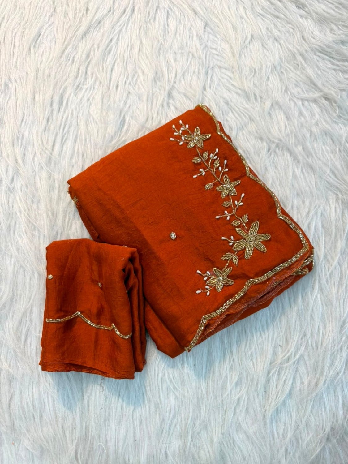 Fabric - Heavy rangoli crush saree with handwork n moti work coming with kutdana Blouse :-running blouse with handwork