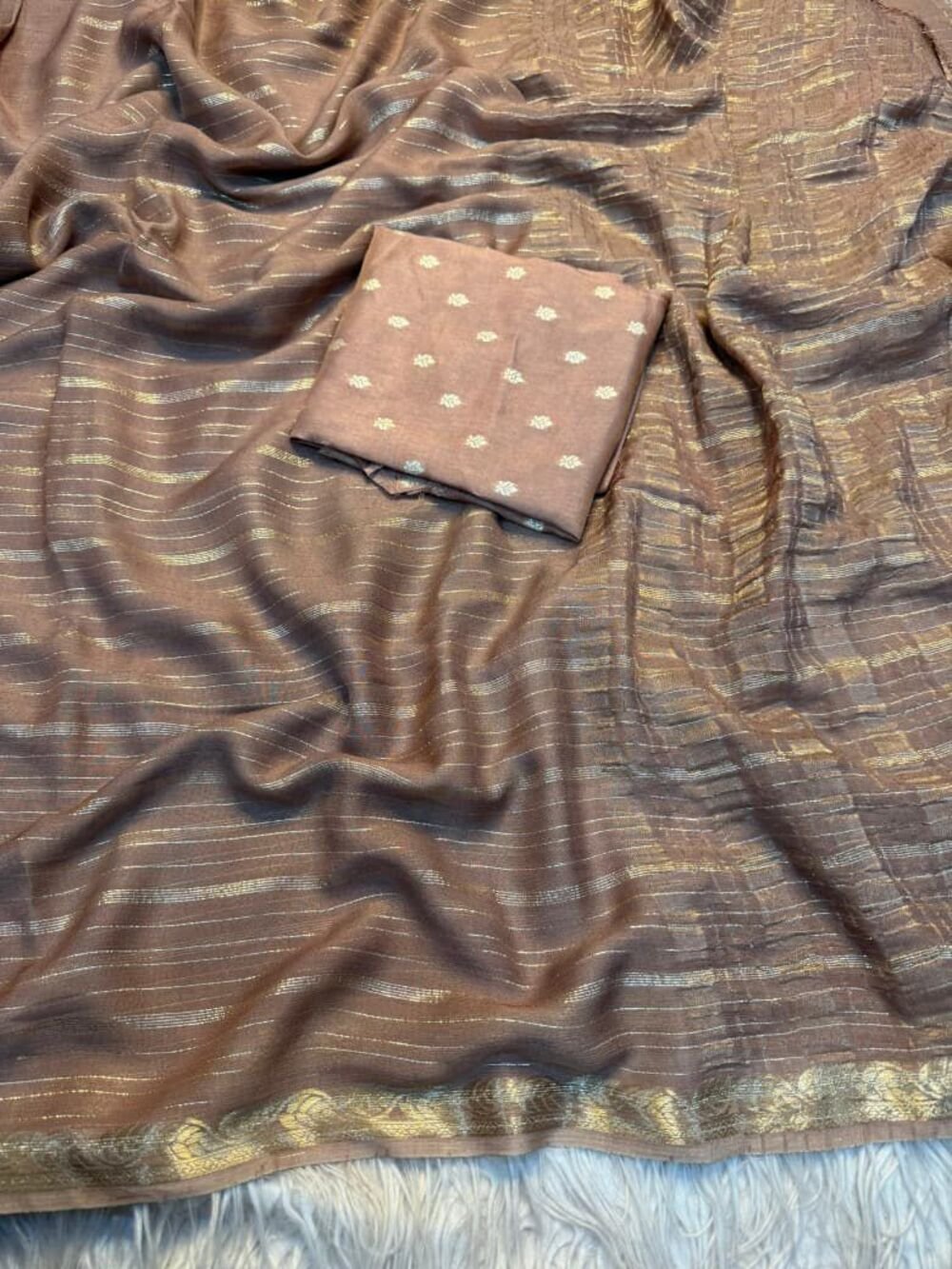 Viscose Georgette Zari liningPure viscose georgette saree with zari lining weaving in body and leaf design jacq borderWith lining zari palluPaired with matching pure viscose silk blouse