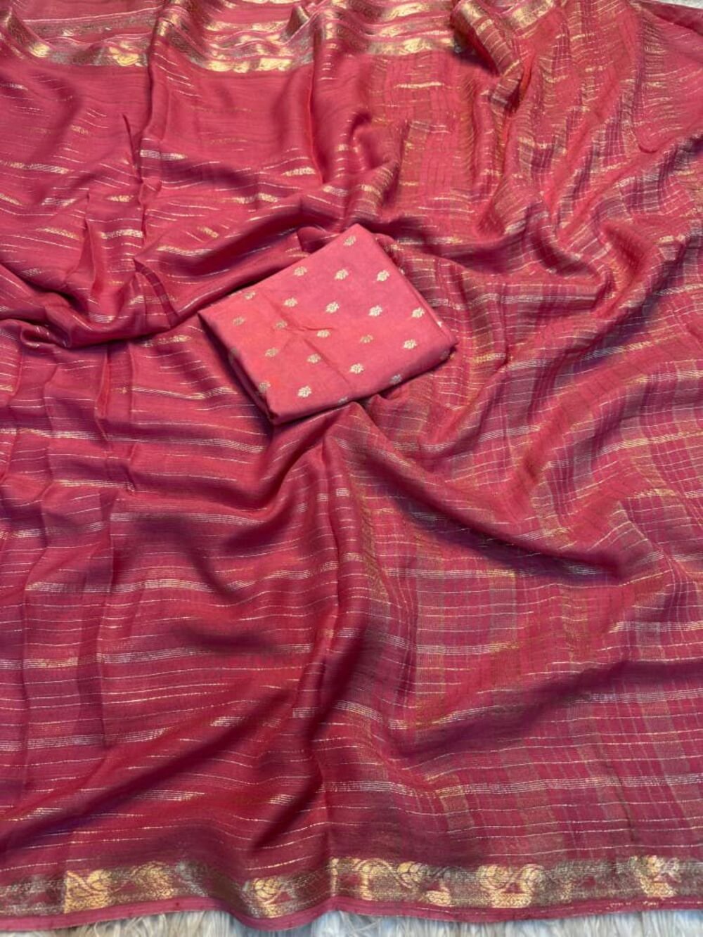 Viscose Georgette Zari liningPure viscose georgette saree with zari lining weaving in body and leaf design jacq borderWith lining zari palluPaired with matching pure viscose silk blouse