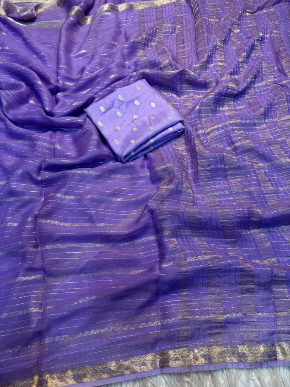 Viscose Georgette Zari liningPure viscose georgette saree with zari lining weaving in body and leaf design jacq borderWith lining zari palluPaired with matching pure viscose silk blouse