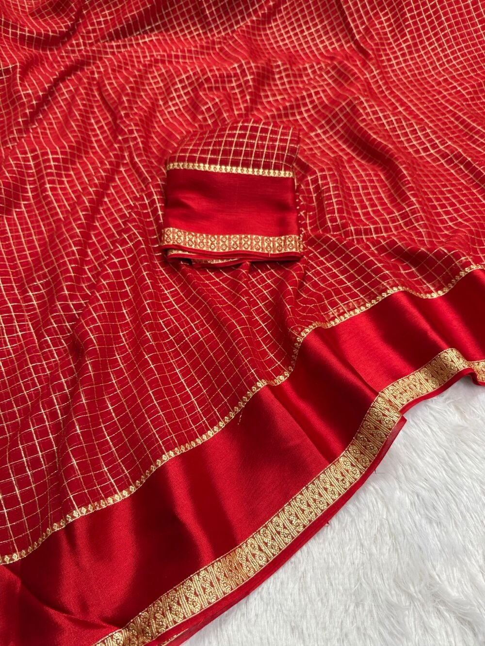 Pure Viscose Georgette saree with lurex thread chex weaving all over Saree With satin borderComes with viscose georgette Blouse