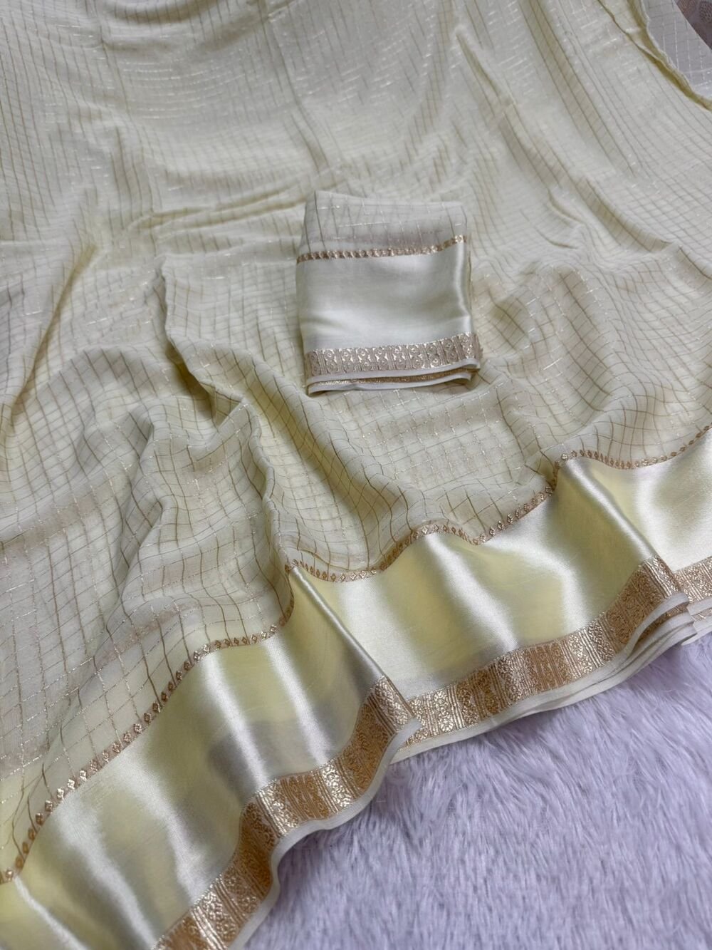 Pure Viscose Georgette saree with lurex thread chex weaving all over Saree With satin borderComes with viscose georgette Blouse