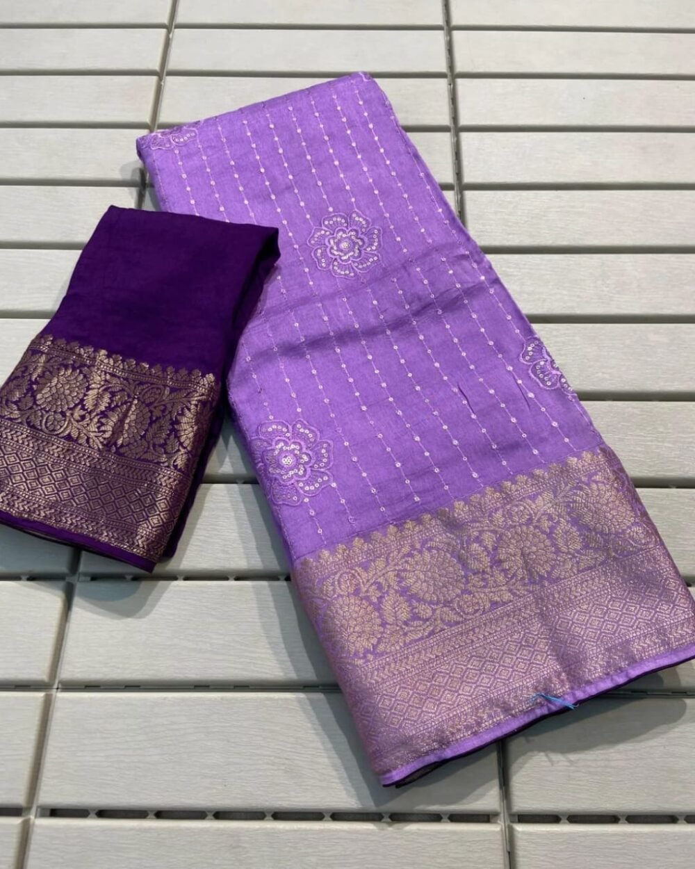 Pure viscose dola saree with embroidery work with contrast Blouse - Image 3