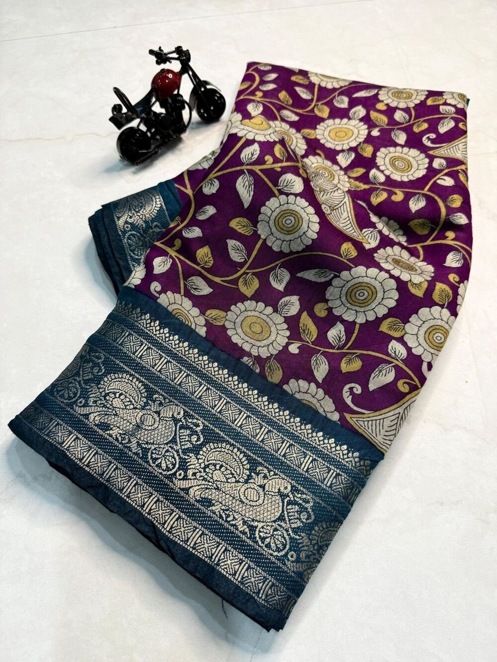 Soft Mangalagiri silks with superhit kalamkari design in body and zari border With running blouse Soft n flowy material, very comfortable to wear..