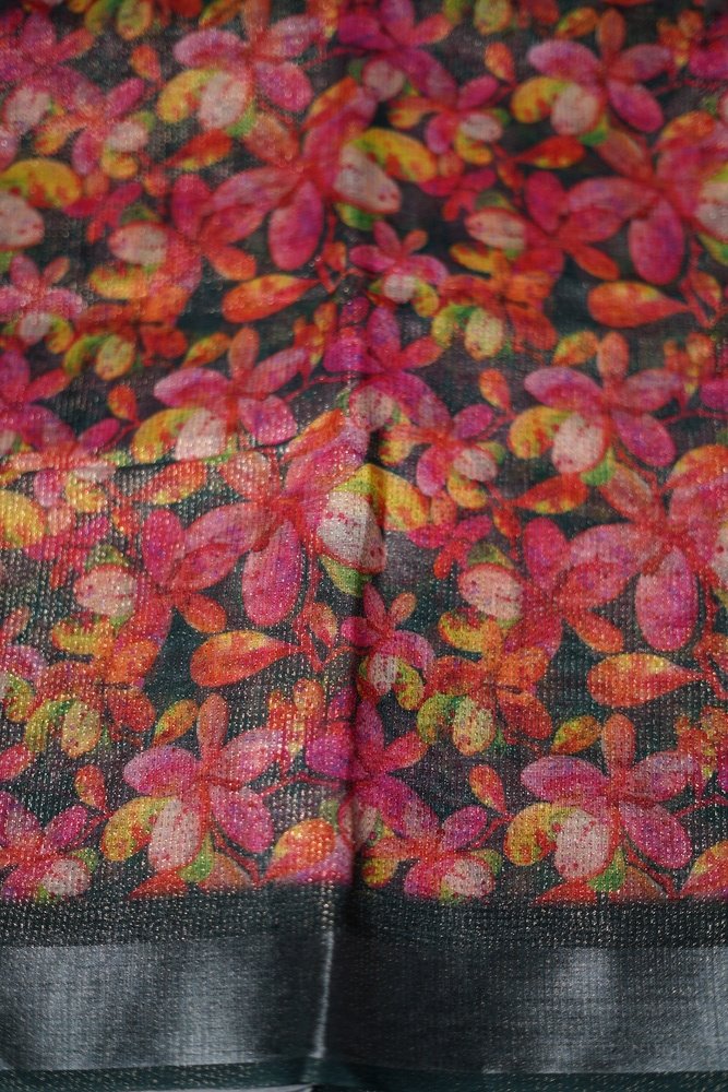 Fabric- Soft linen shimmer with all over zari linen in body and silver zari boder floral digital printed . Work- Heavy multi stiched Border with fancy butta Blouse- Linen simmer digital printed blouse Cut - 6.20 meters