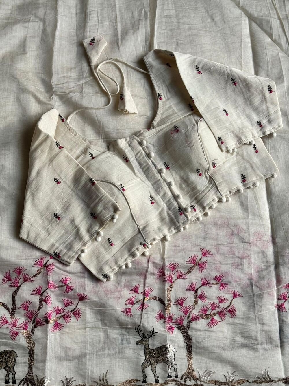 soft Chanderi cotton saree with Deer motif embroidery work on all over the saree Cotton tassels attached on saree Teamed with pure khadhi stitched blouse piece (size 38 with margins inside) Embroidery work on khadi cotton blouse as shown.. - Image 2