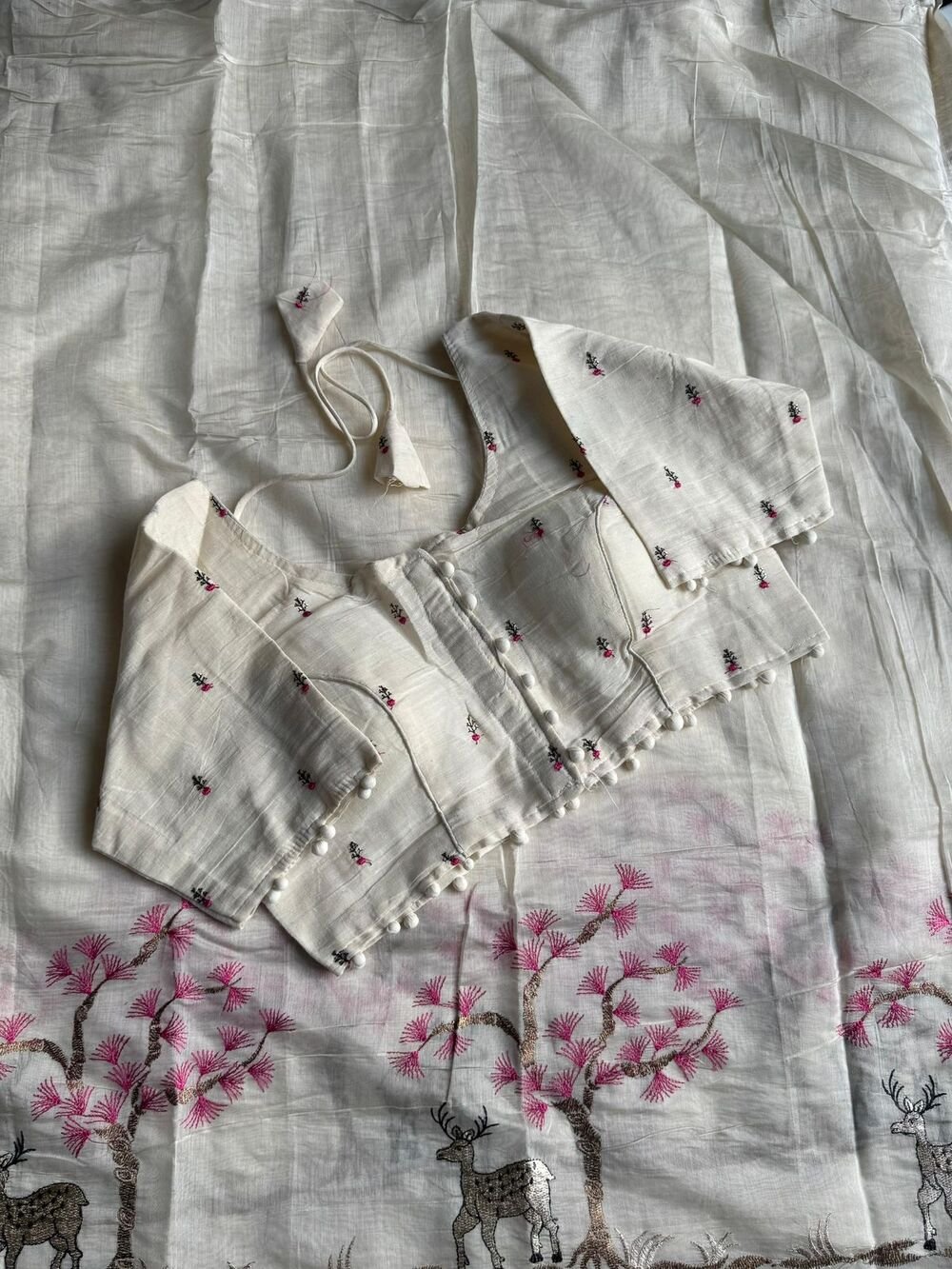 soft Chanderi cotton saree with Deer motif embroidery work on all over the saree Cotton tassels attached on saree Teamed with pure khadhi stitched blouse piece (size 38 with margins inside) Embroidery work on khadi cotton blouse as shown.. - Image 3