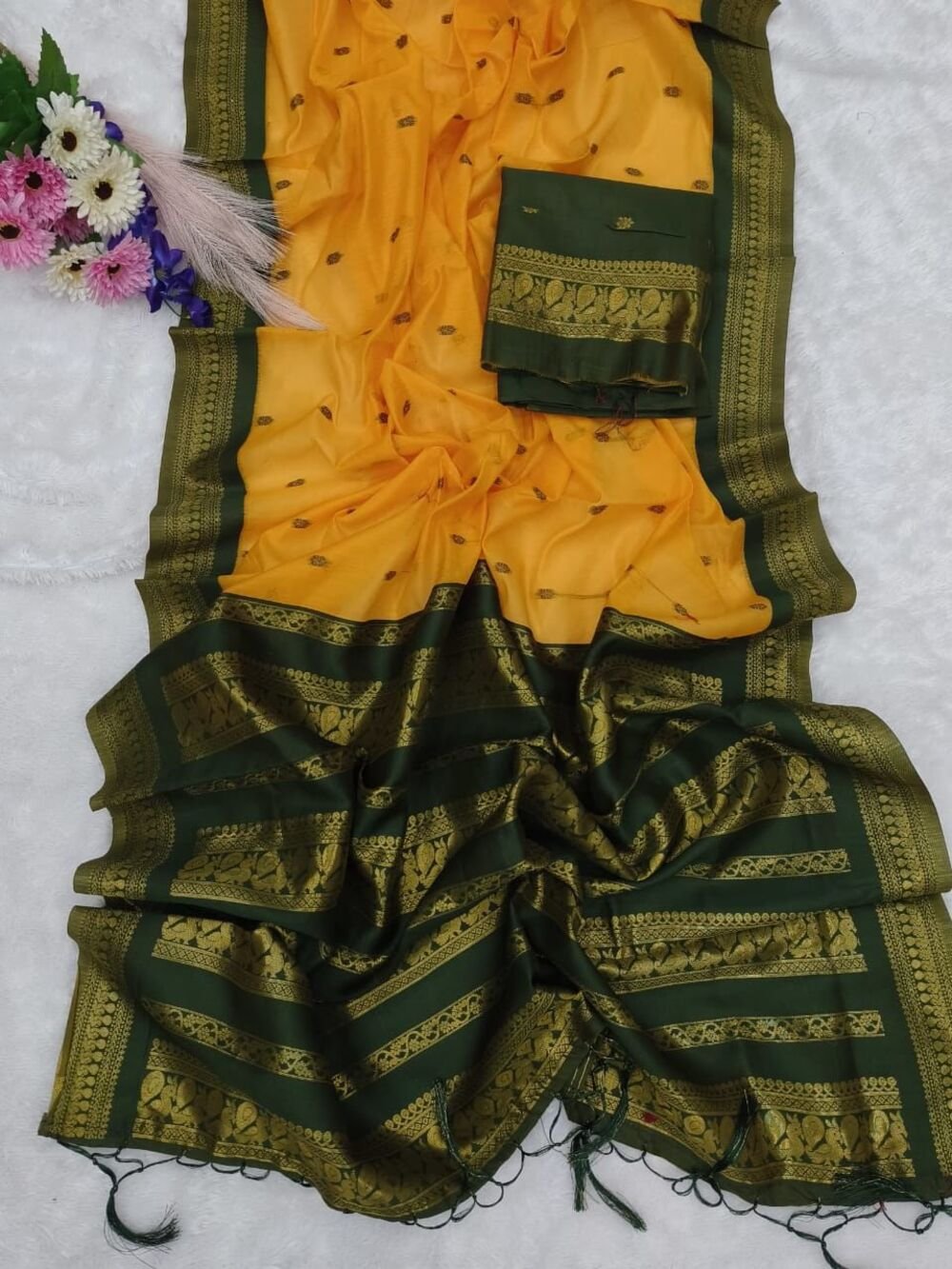 Tradition kanchi cotton weaving saree with contrast kanchi weaving borders and contrast zari pallu With matching blouse piece Tradition kanchi cotton weaving saree with contrast kanchi weaving borders and contrast zari pallu With matching blouse piece