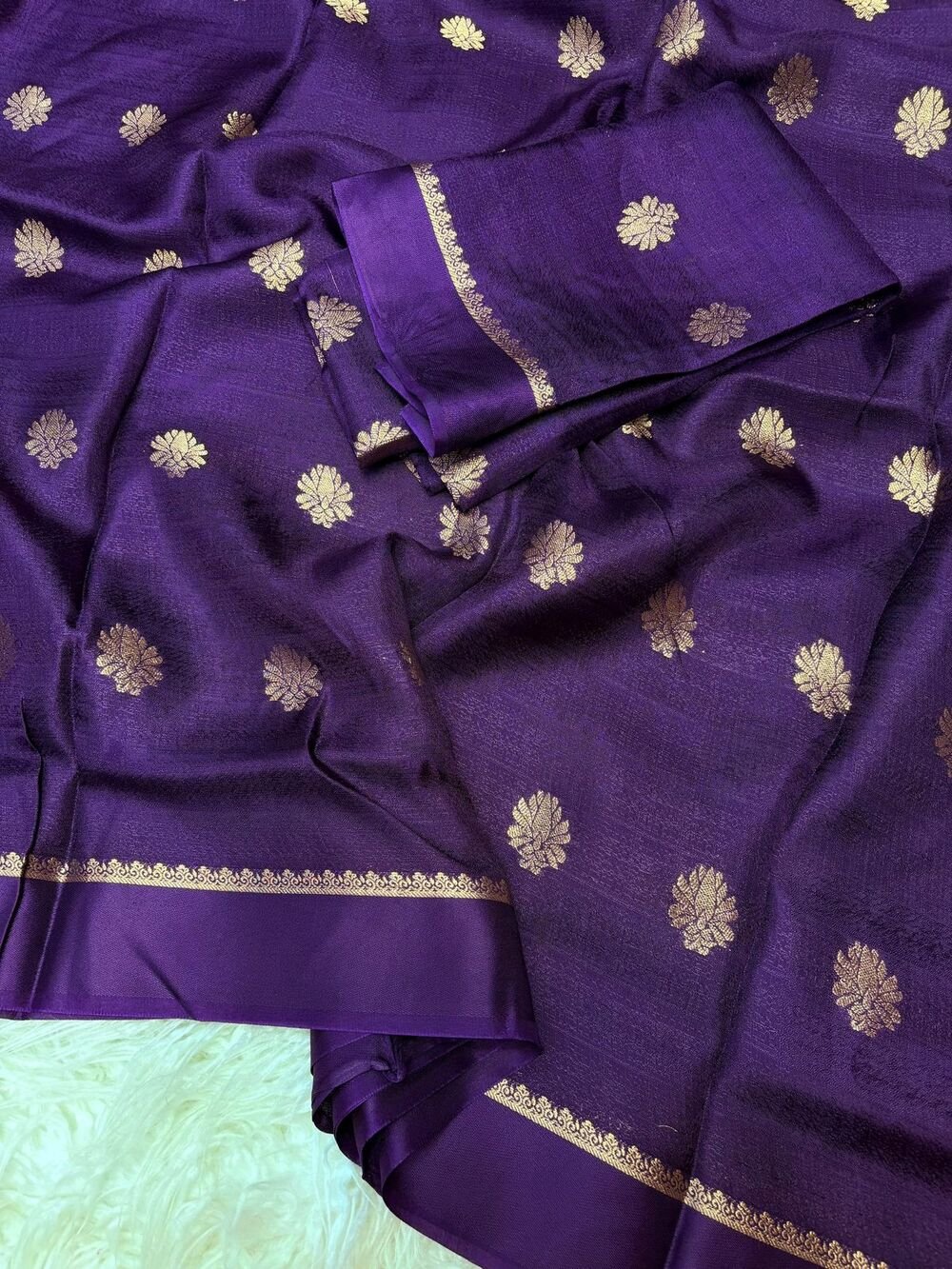 Soft Viscose Khadi silk fabric with satin border both side jacquard leaf figure design all over with running blouse.. - Image 2