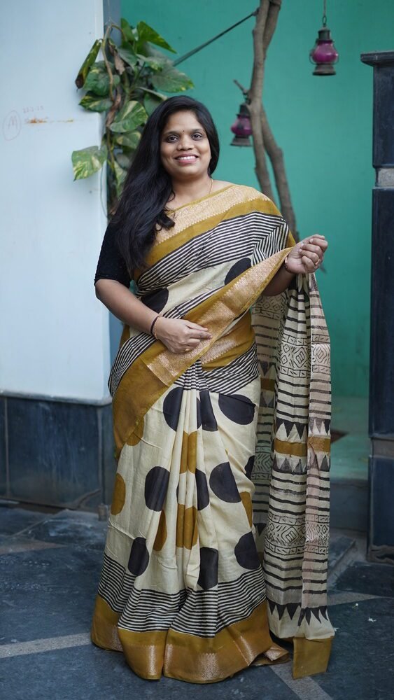 New exclusive traditional bagru print chiniya silk sarees with printed blouse piece . All designs made by natural colours and natural dyes. ✨️ Sarees length 6.50 mtrs with blouse piece