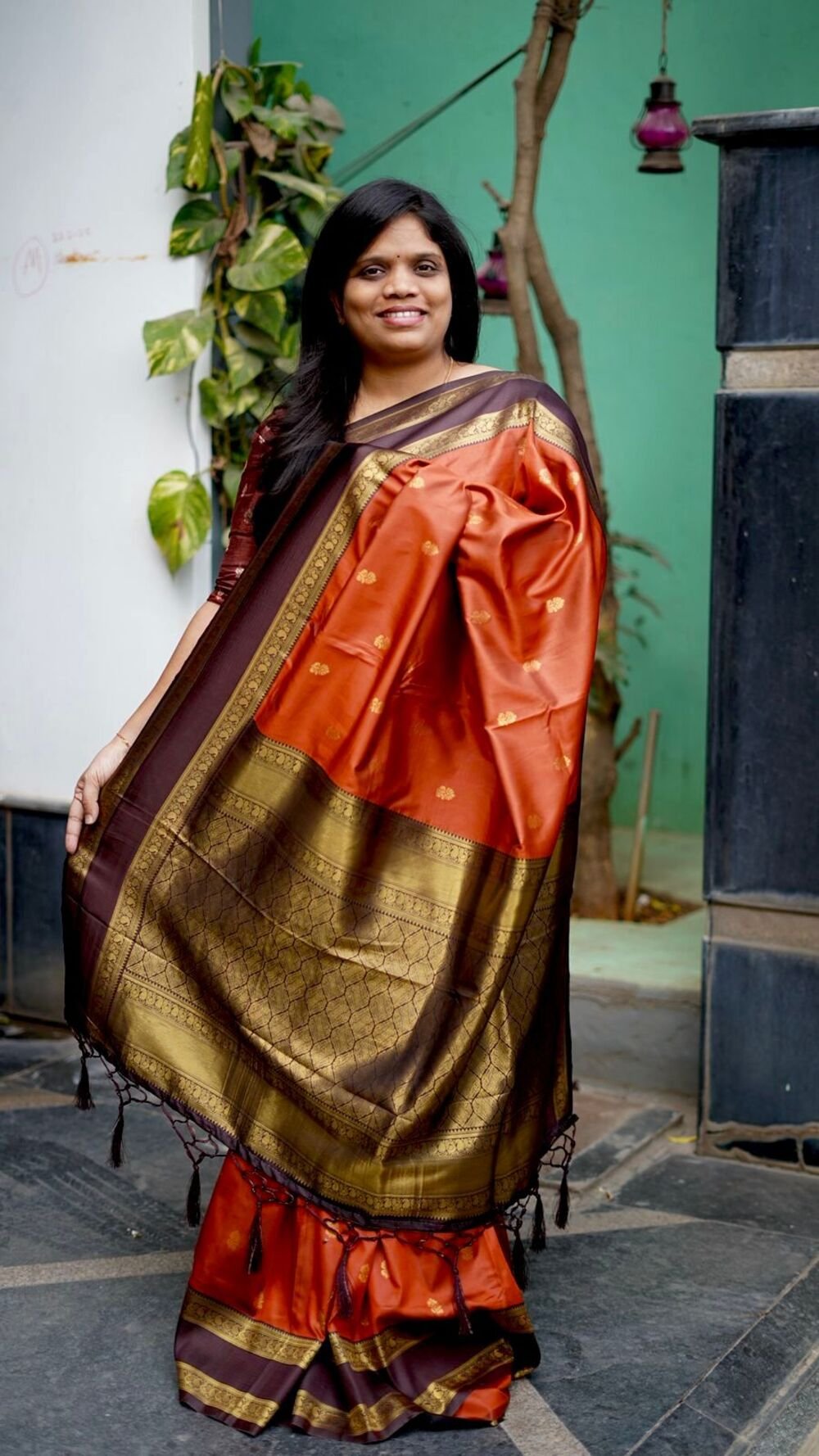 Rust orange with coffee brown Vintage series - The blockbuster hit colour combination of the year..😍😍 Super classy semi kanjivaram soft silk sarees that is inspired from pure silk kanjivaram sarees👗 Having all over traditional butties in the body with contrast woven border and grand woven pallu with exclusive tassels🧶 Pairs with contrast woven blouse🧵 - Image 2