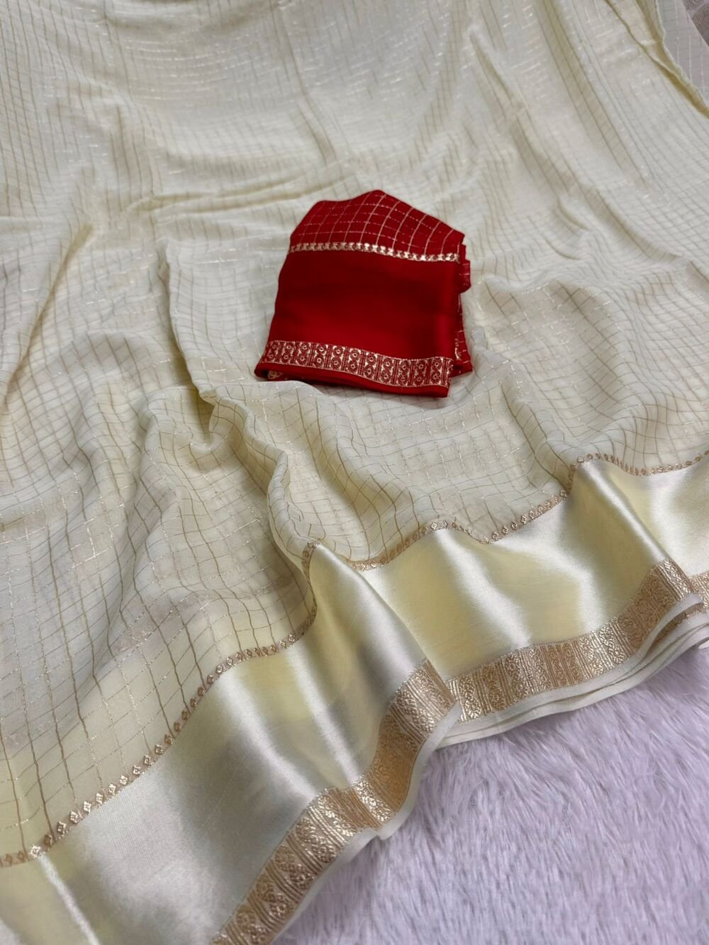 Pure Viscose Georgette saree with lurex thread chex weaving all over Saree With satin border Comes with viscose georgette Blouse - Image 2