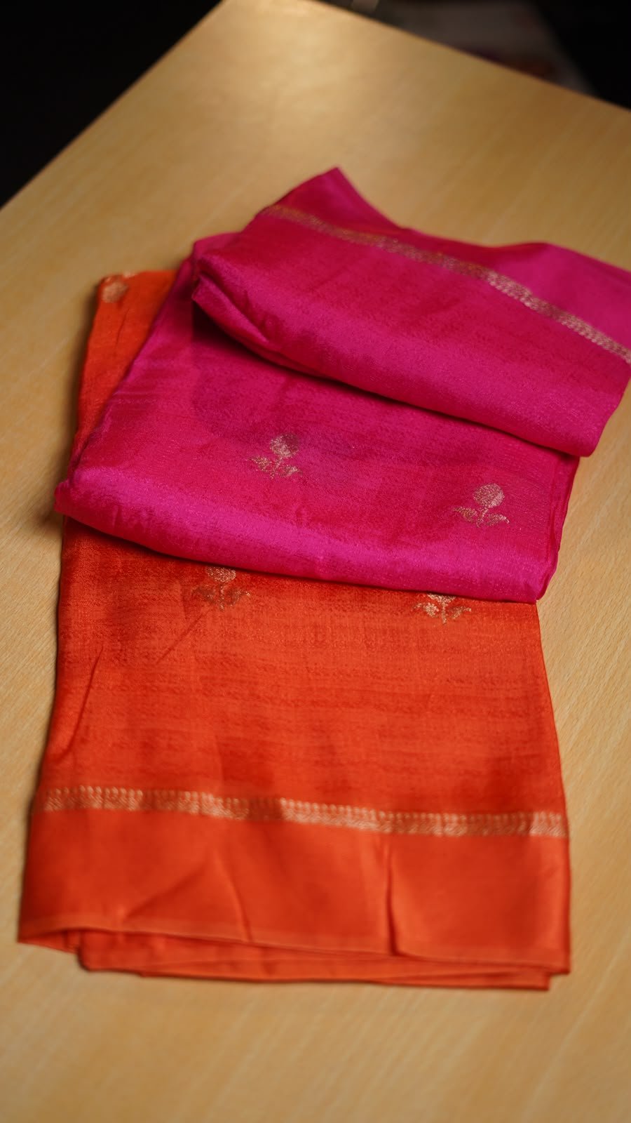 Viscose Khadi Georgette fabric with satin border both side jacquard leaf figure design all over with running blouse Shaded colour combinations Partywear trending saree