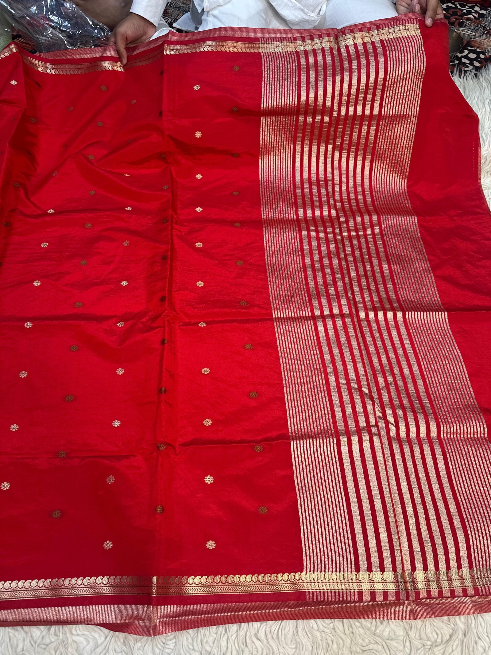 Premium crepe silk Banarasi saree Gold Zari weaving beautiful border ❤️ and beautiful small buti body Rich jaquard pallu With zari blouse piece 3-4 days to Ship - Image 2