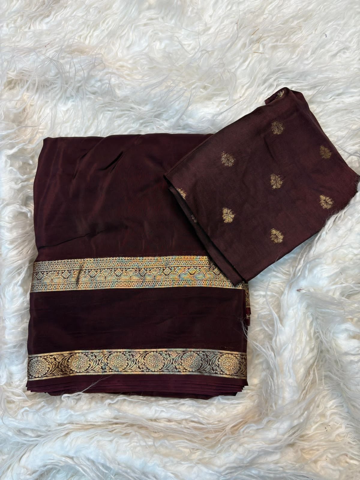----Prebooking 15 days to ship --- Viscose mysore crepe silk saree with bentex concept gap border and lining zari pallu Paired with matching butti weave viscose blouse Saree in trending colors