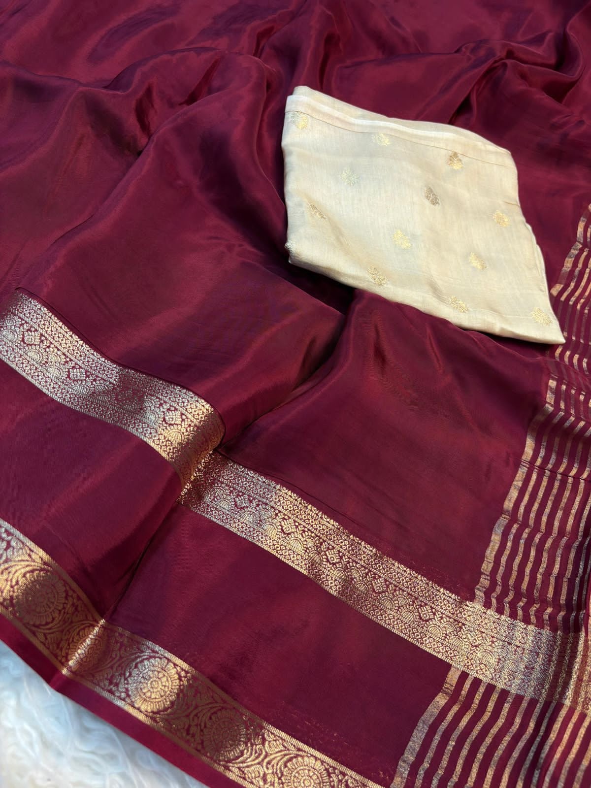 ----Prebooking 15 days to ship ---Viscose mysore crepe silk saree with bentex concept gap border and lining zari pallu Paired with matching butti weave viscose blouse Saree in trending colors - Image 2