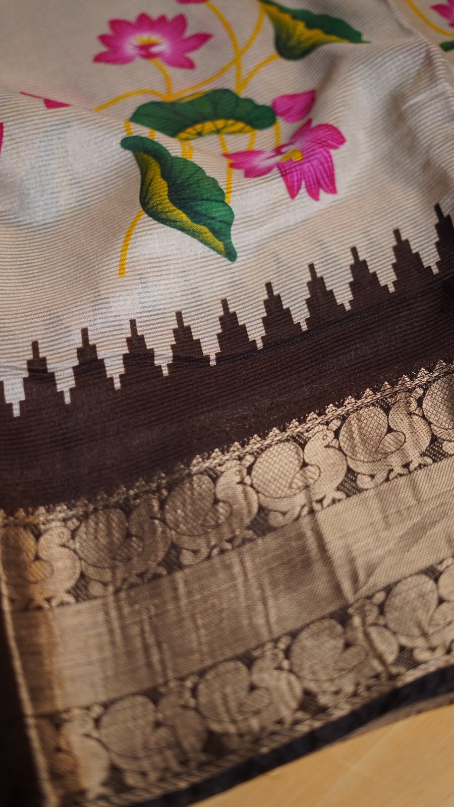 Fancy silk saree with contrast pallu and blouse - Image 2
