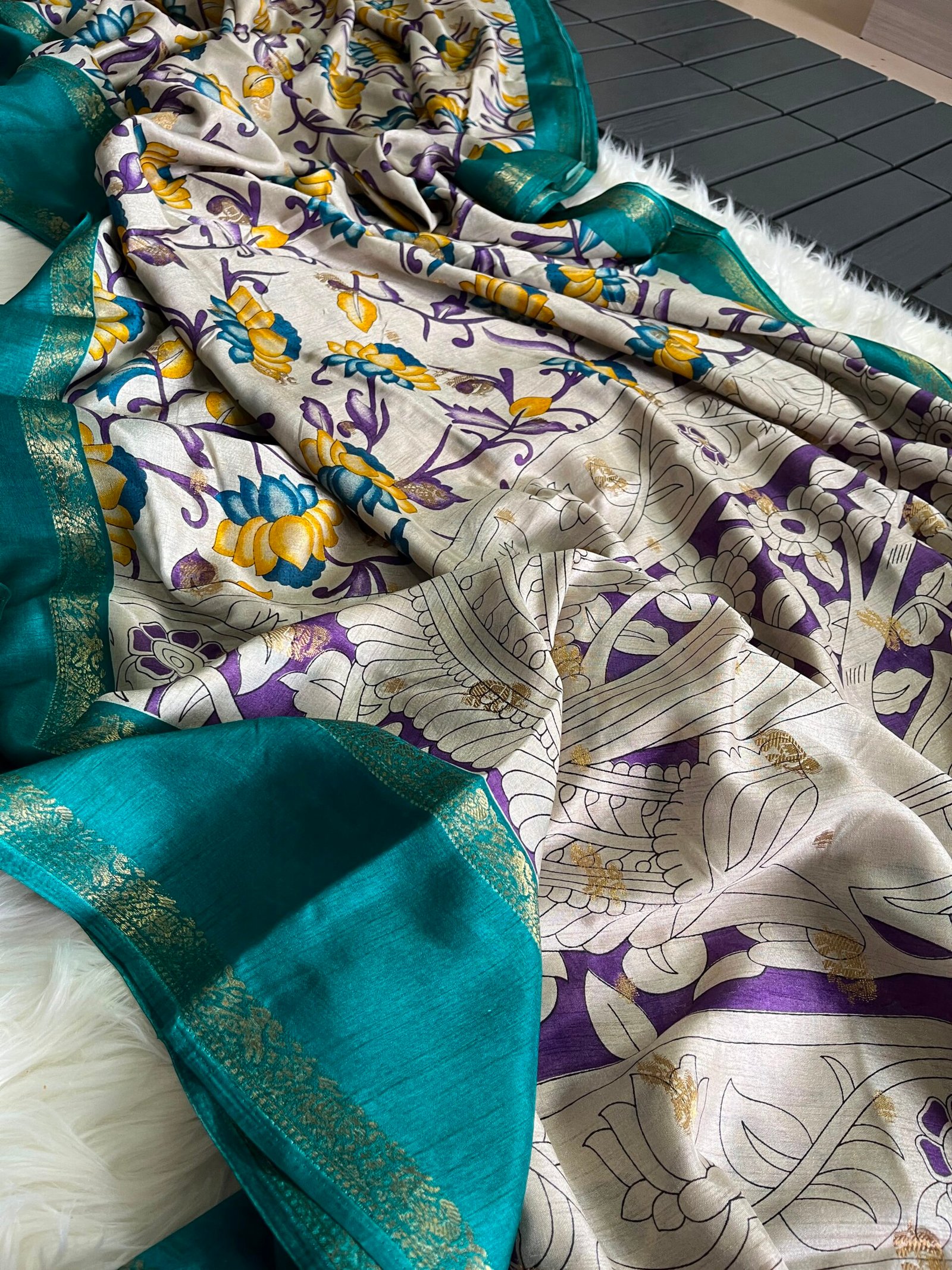 Beautiful Kalamkari design all over the saree Double contrast weaving border as shown Beautiful Kalamkari pallu Teamed with Kalamkari blouse - Image 2