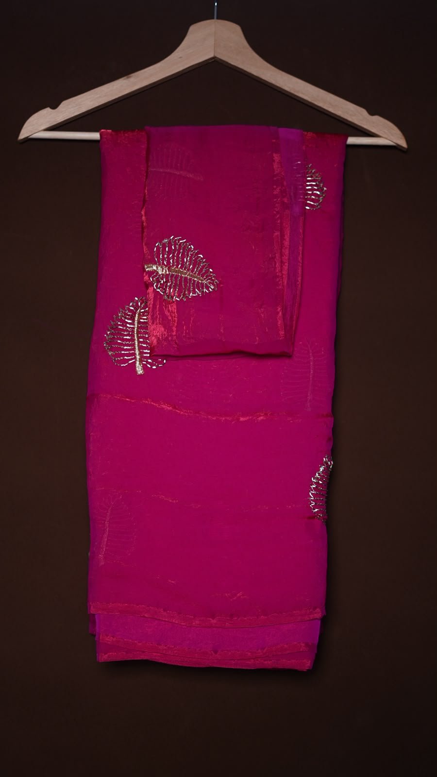 New Arrivals Pan leaf Space Silk *Quality- soft & flowy Space Silk Saree with beads design butta work all over* Paired with running butti work space silk blouse