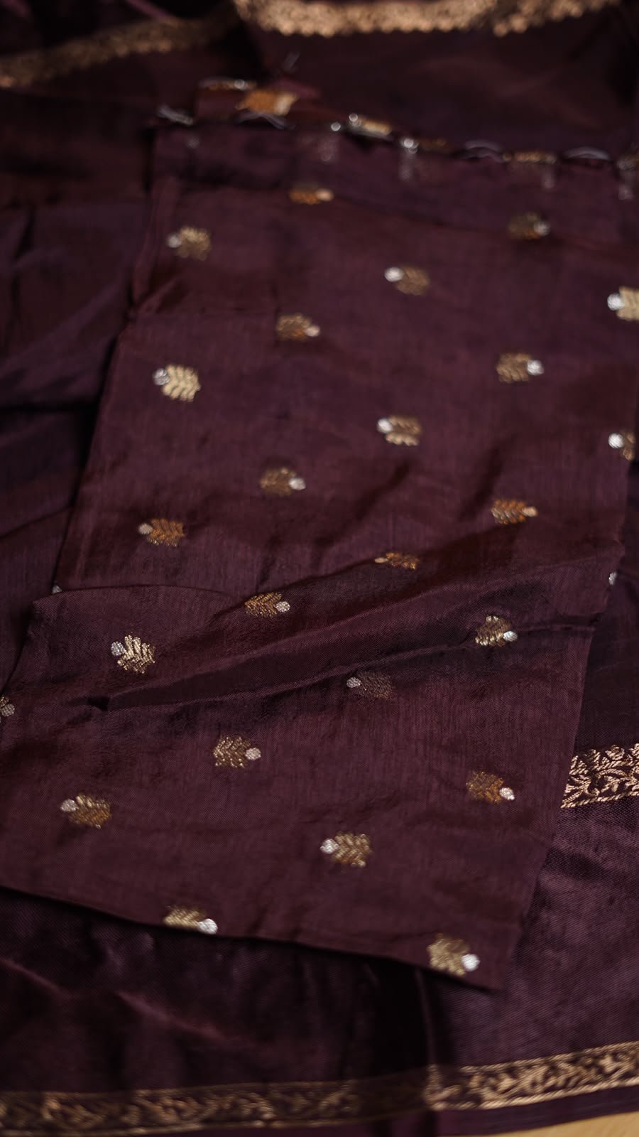 *Viscose Russian Dola* Viscose Russian Dola with satin border and lining zari pallu paired with pure Russian dola silk butti weaving blouse Trending pure saree with matching blouse - Image 2
