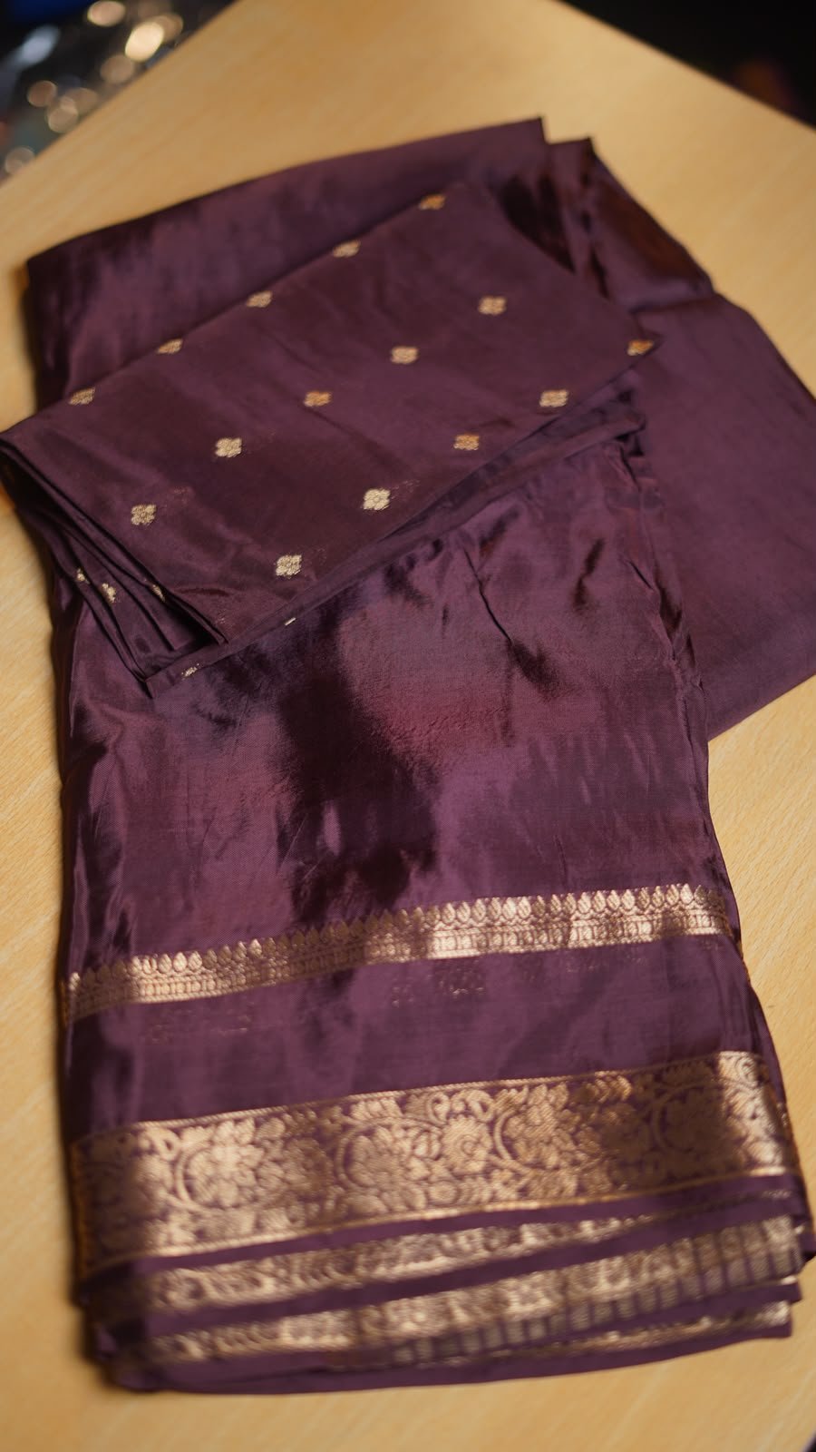 *Royale crepe* Pure viscose mysore crepe silk saree with bentex concept gap border and lining zari pallu Paired with matching butti weave viscose blouse Saree in trending colors