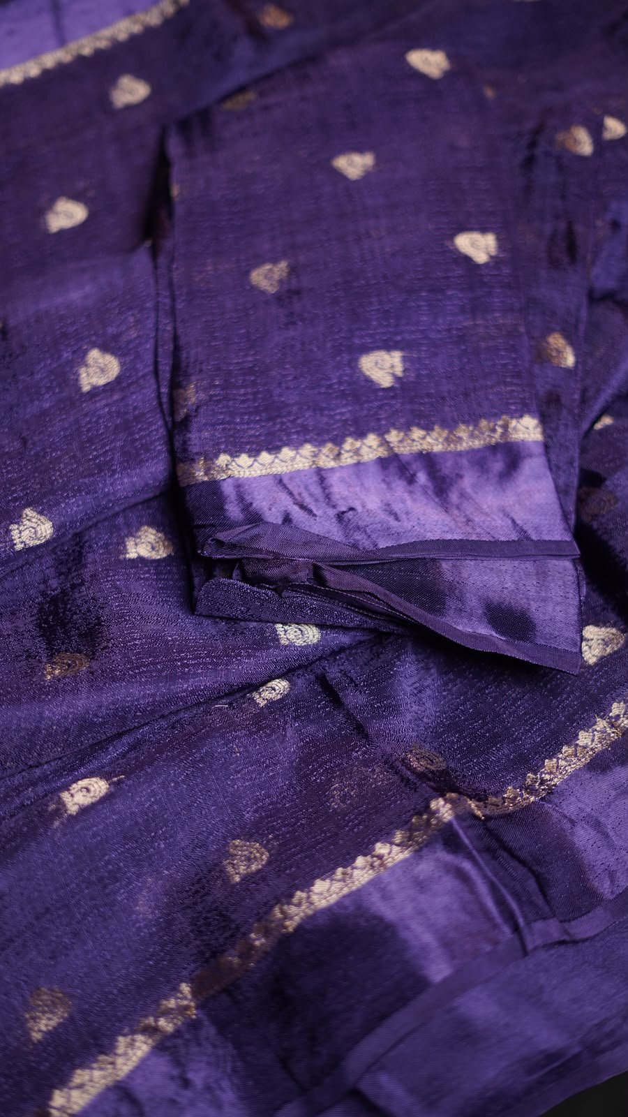Soft Viscose Khadi silk fabric with satin border both side jacquard birds figure design all over with running blouse Partywear trending saree - Image 2