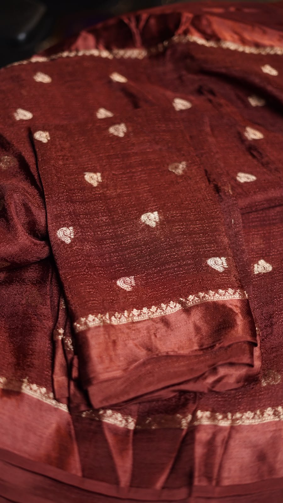 Soft Viscose Khadi silk fabric with satin border both side jacquard birds figure design all over with running blouse Partywear trending saree