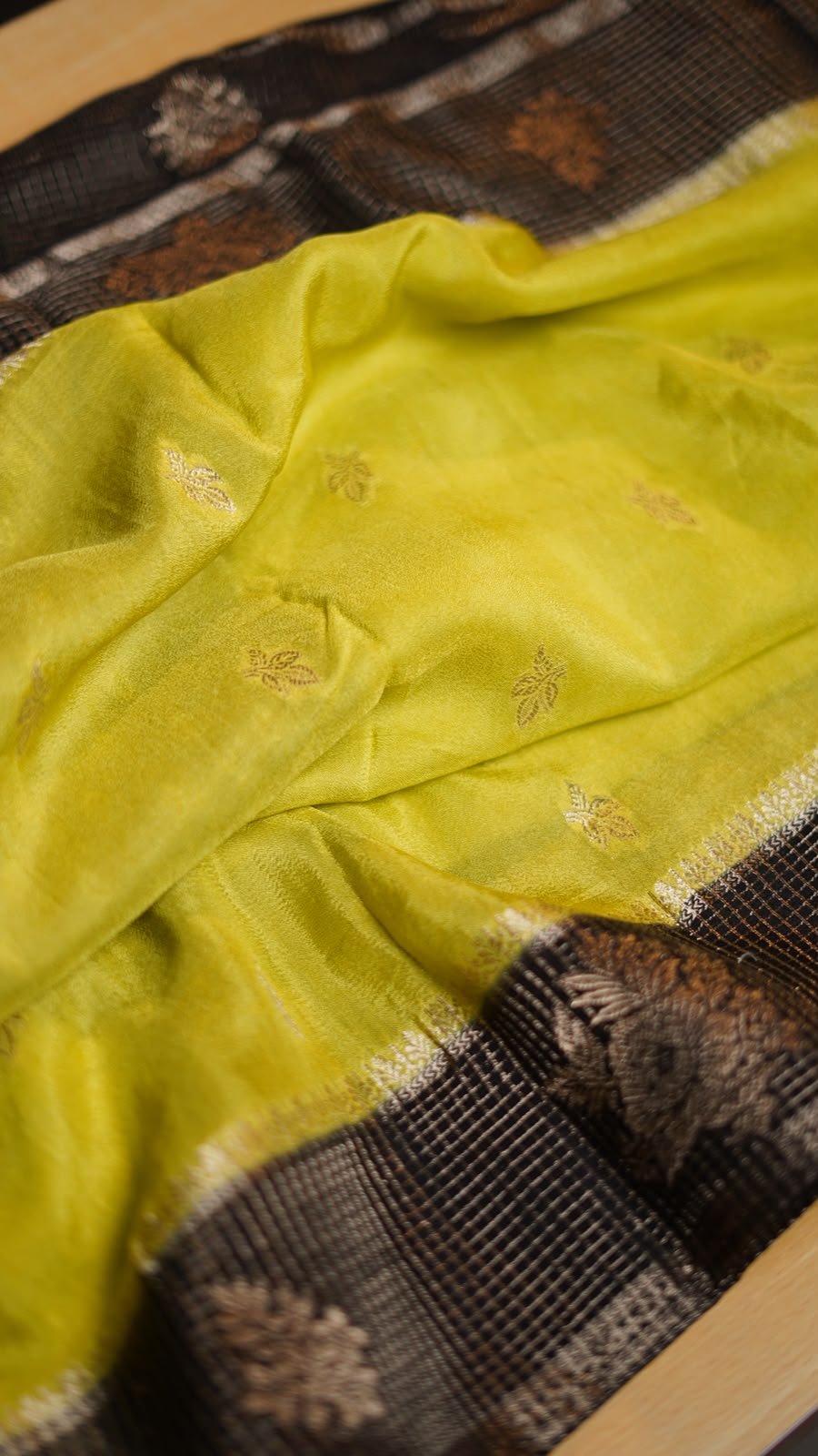 Pure viscose georgette fabric saree with beautiful chaap dye concept woth beautiful mottifs on saree with rich weaved pallu Teamed with contrast blouse as with buttis as shown - Image 2